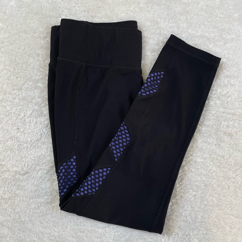 Small black with purple accent Moret Ultra high waisted ankle length leggings